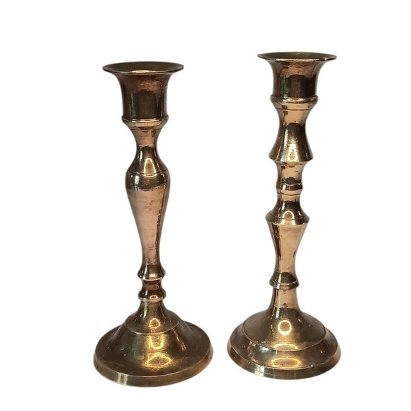 Brass Lot Of 5 Items - 9" Vase, Two 6" Candleholders, 1.5" Salt & Pepper Shakers - Picture 9 of 14